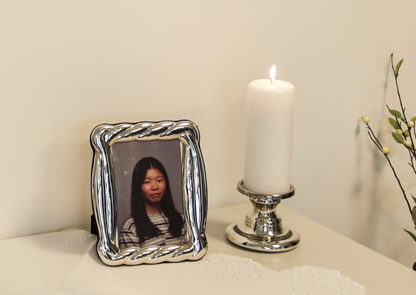 Sandvika 20190813.Sandvika videregående skole holder åpent tirsdag for å minnes Johanne Zhangjia Ihle-Hansen som ble skutt og drept lørdag. (Foto: Vidar Ruud/NTB.)