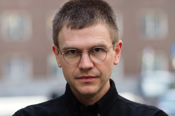 Han er billedkunsternes portvokter mot verden. (Foto: Jannik Abel.) OCA NBK Ruben Steinum