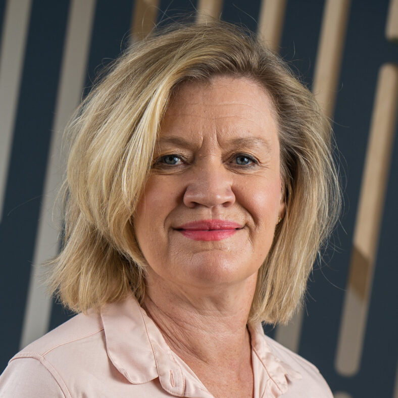 Billedkunstner og direktør for Kristiansand kunsthall, Cecilie Nissen. (Foto: Kristiansand Kunsthall.)