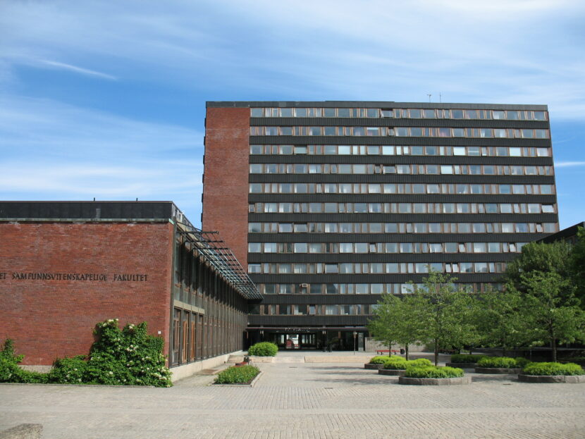 Eilert Sundts hus, Det samfunnsvitenskapelige fakultet, Universitetet i Oslo (UIO). (Foto: Wikimedia commons.)