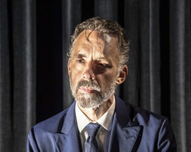 Jordan Peterson har popularisert kristendom, men nekter å svare på om han selv tror på Gud. Det er en av Petersons svakheter, skriver Gøran Hoff Mikkelsen. (Foto: Mark Peterson/Redux.)