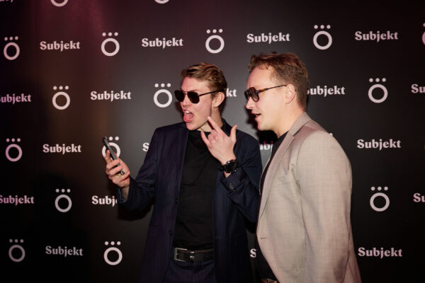 Oskar Westerlin og Snorre Klanderud Subjektprisen 2022. (Foto: Helge Brekke.)