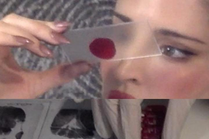 Sasha Gymn viser «Blood And Fingerprints» ved galleri K4. (Foto: Presse.)