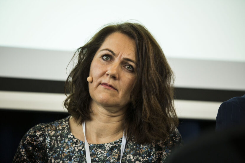 Oslo 20171116. Medienettverket konferanse, her er panelet under debatt om kjønnsbalanse i lederroller. Her Reidun Kjelling Nybø assisterende generalsekretær i Norsk Redaktørforening under debatten. (Foto: Mariam Butt/NTB.)