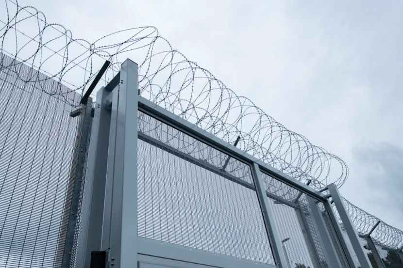 Poenget med fengsel er både å beskytte samfunnet mot kriminelle og å avskrekke folk fra å begå lovbrudd. Det er tydelig at kun forebygging og rehabilitering ikke er tilstrekkelig i dagens samfunn, skriver Alban Gocaj. (Foto: Tor Erik Schrøder/NTB scanpix.)