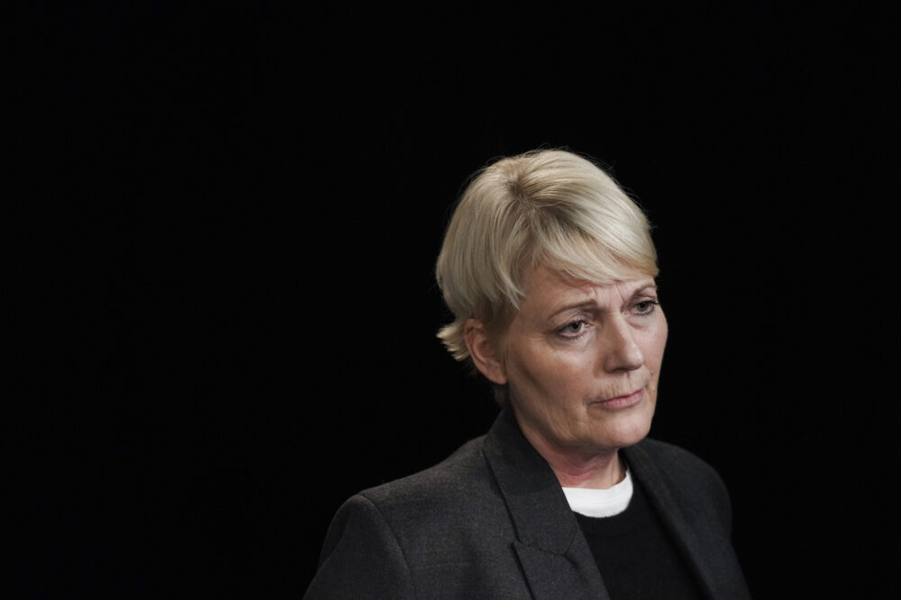 Oslo 20231122. NRK og kringkastingssjef Vibeke Fürst Haugen med pressebrief om «Ingen elsker Bamsegutt» på Marienlyst. (Foto: Ole Berg-Rusten/NTB.