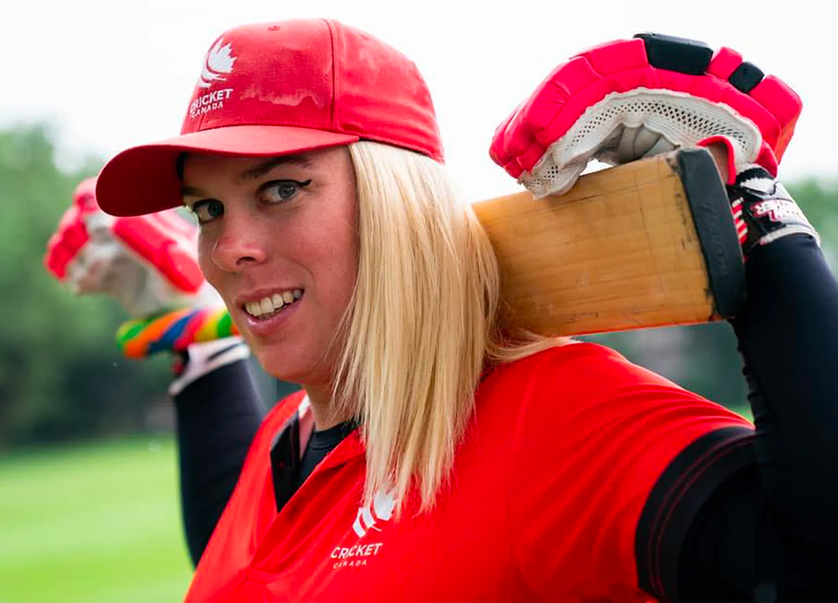 Transkvinnen Danielle McGahey spiller cricket for Canada. (Foto: Facebook.)
