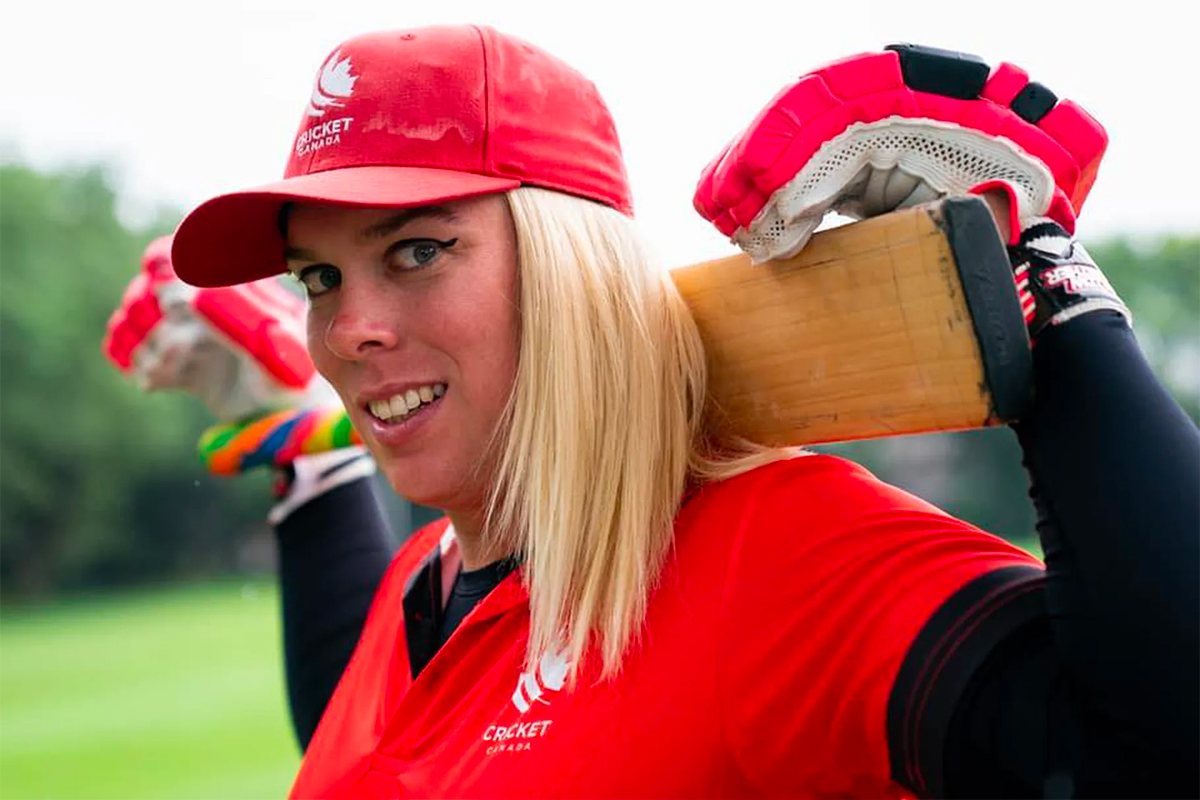 Transkvinnen Danielle McGahey spiller cricket for Canada. (Foto: Facebook.)