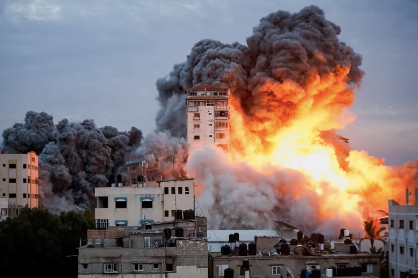 Hamas Israel Palestina GazaIsrael bomber Gaza by. (Foto: Reuters.)