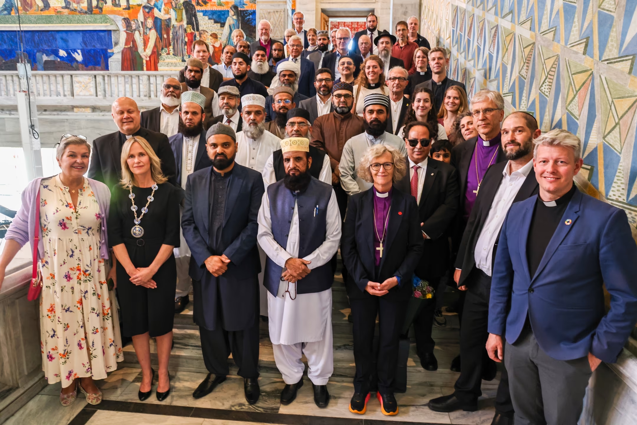 Oslo rådhus dialogmøte fredserklæring imam rabbiner prest gaza sionister