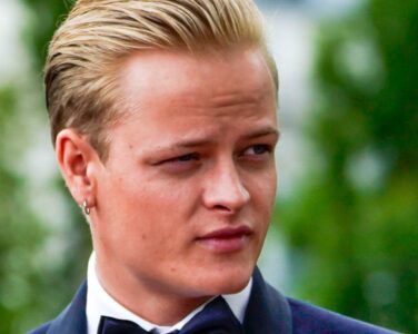 Marius Borg Høiby Bilde Bild pistol kaffekopp penger norske medier Ulf André Andersen Charlotte Østby Sundberg