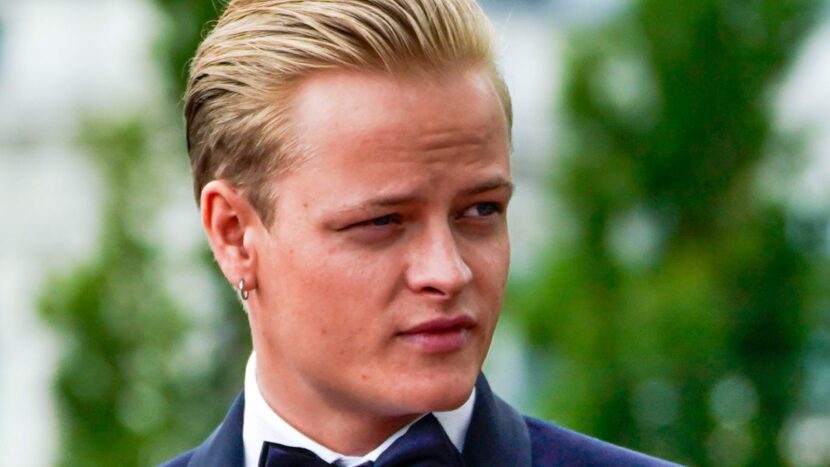 Marius Borg Høiby Bilde Bild pistol kaffekopp penger norske medier Ulf André Andersen Charlotte Østby Sundberg