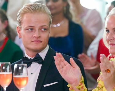 Marius Borg Høiby og kronprinsesse Mette-Marit rus rusbehandling vold kongehuset