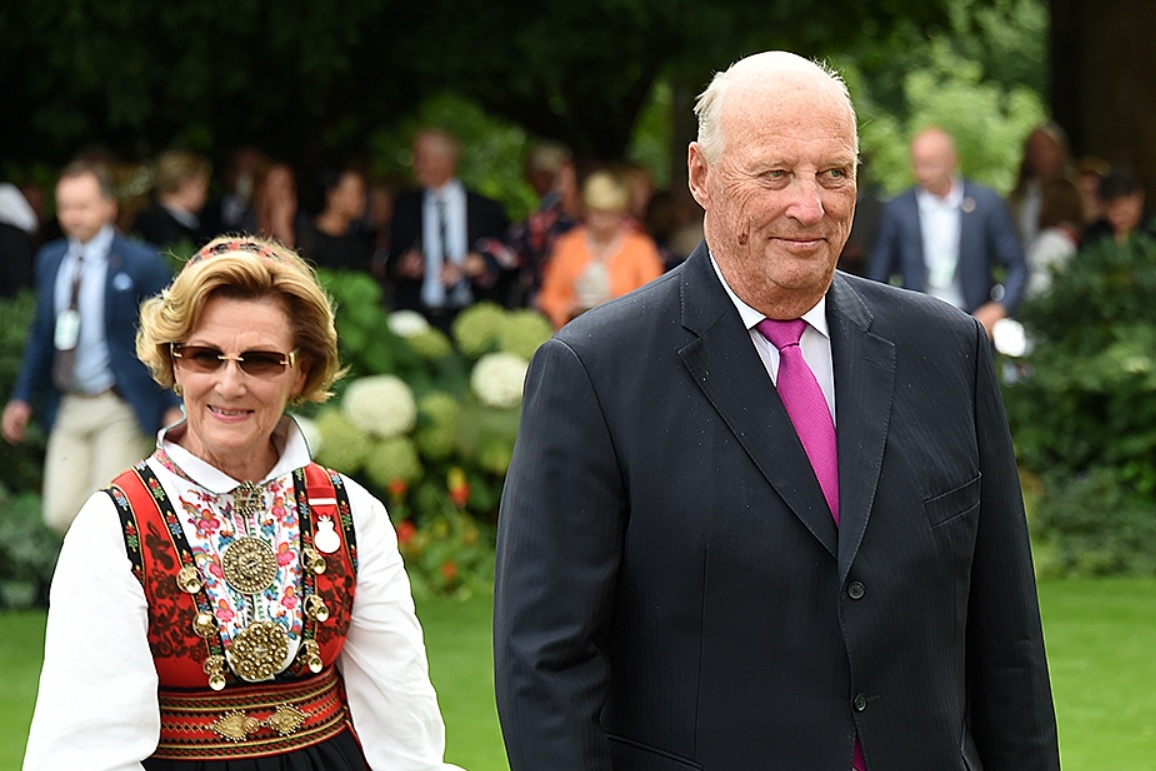 Kong Harald Dronning Sonja Hagefest 2016 lesbiske homofile nordmenn jenter som elsker jenter gutter som elsker gutter Joakim Lindboe X Twitter viralt tar av