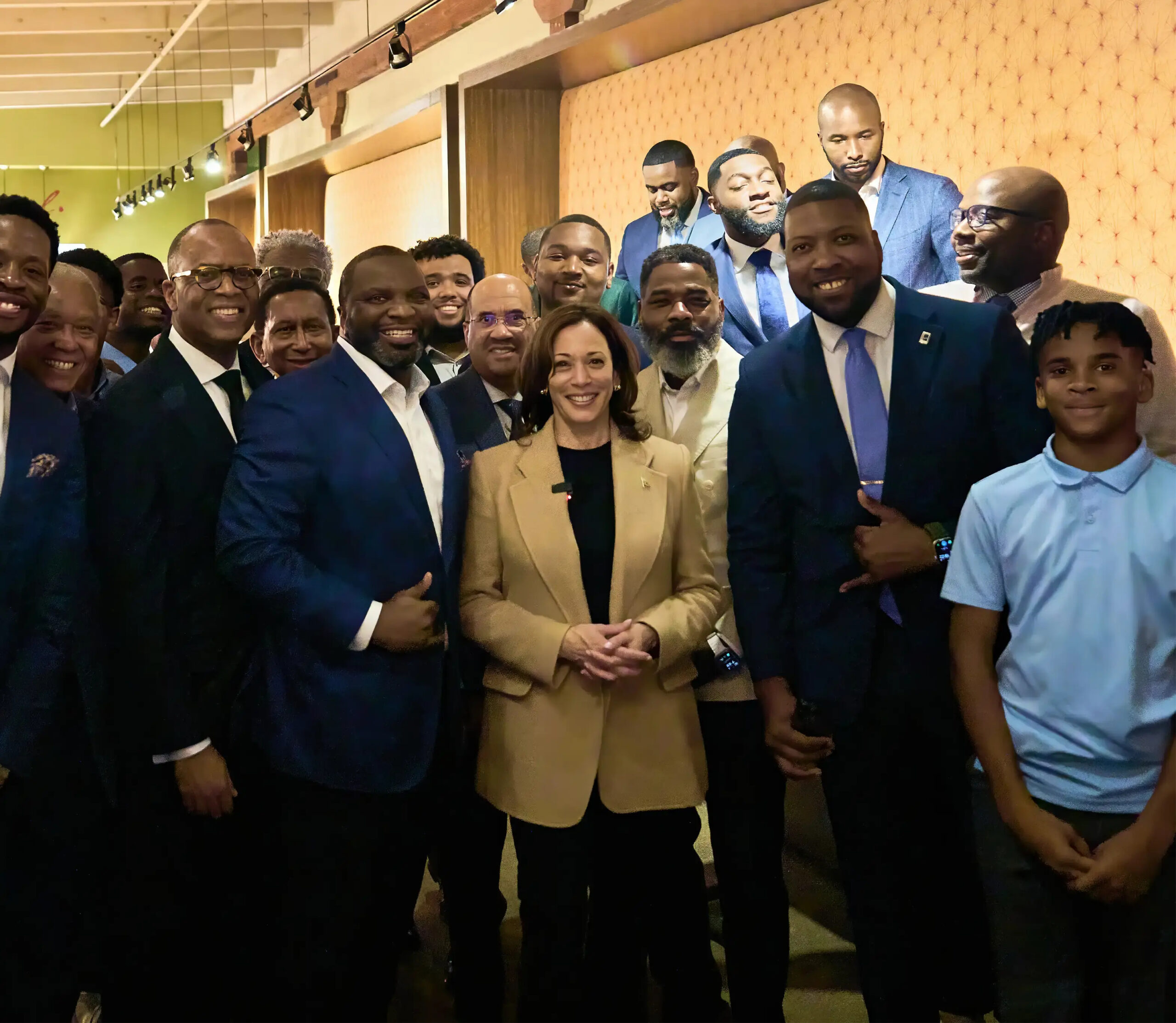 Kamala Harris Black men Sorte menn lån penger kampanje valg