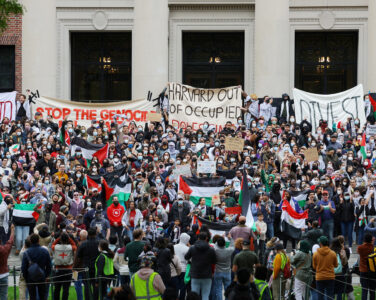 Studenter på Harvard protesterer mot Israels krigføring i Gaza, 14. oktober 2023. (Foto: Reuters/Brian Snyder.)