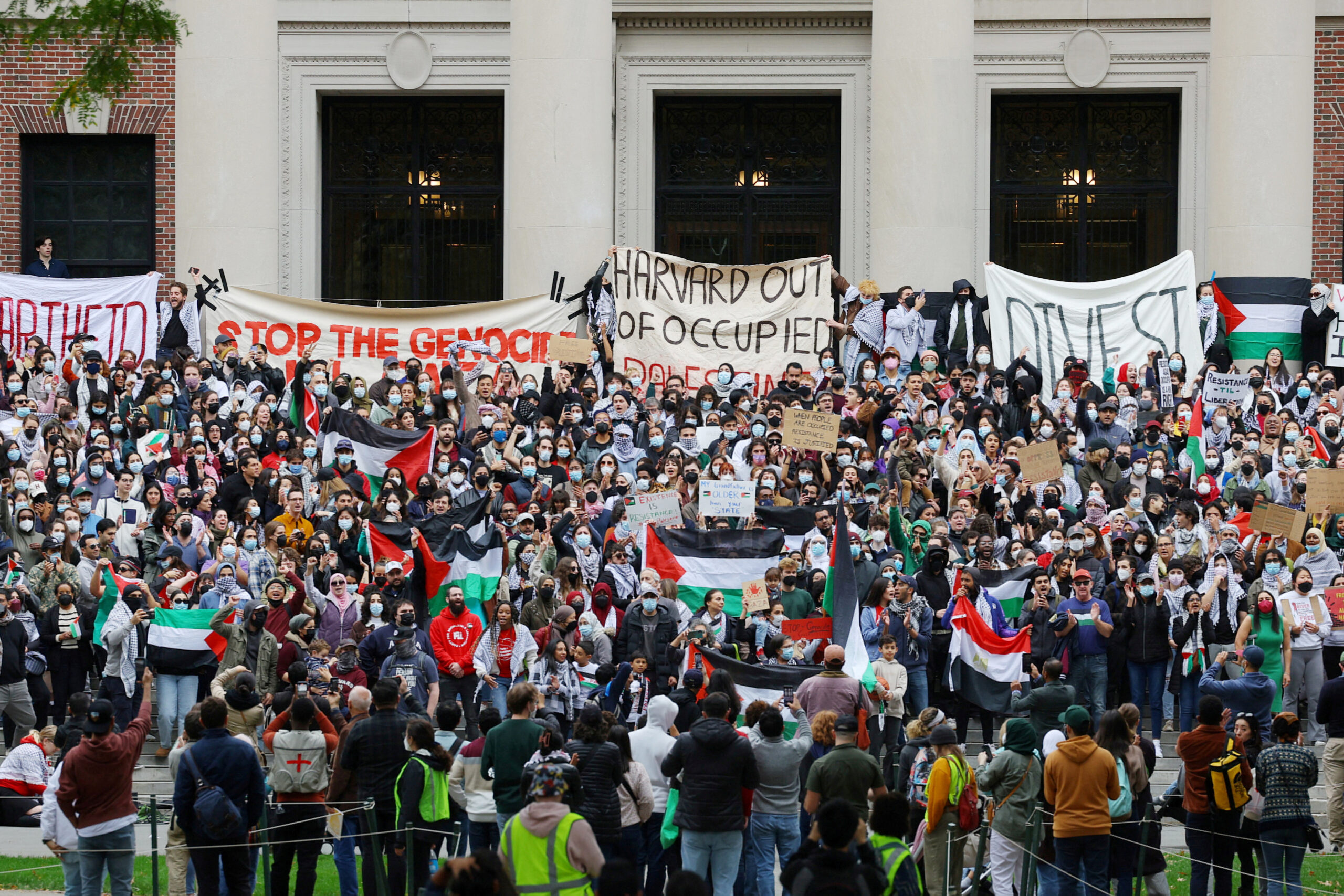 Studenter på Harvard protesterer mot Israels krigføring i Gaza, 14. oktober 2023. (Foto: Reuters/Brian Snyder.)