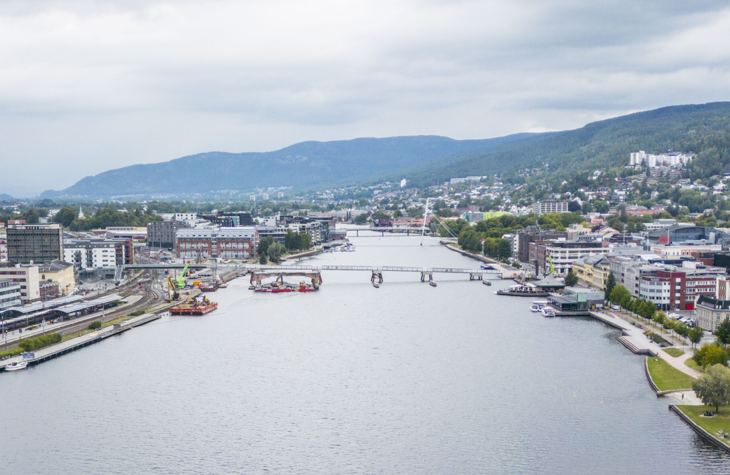 Det foregår nå en rettssak mot bakmennene i et påstått narkotikanettverk i Drammen. (Foto: Lise Åserud/NTB.)