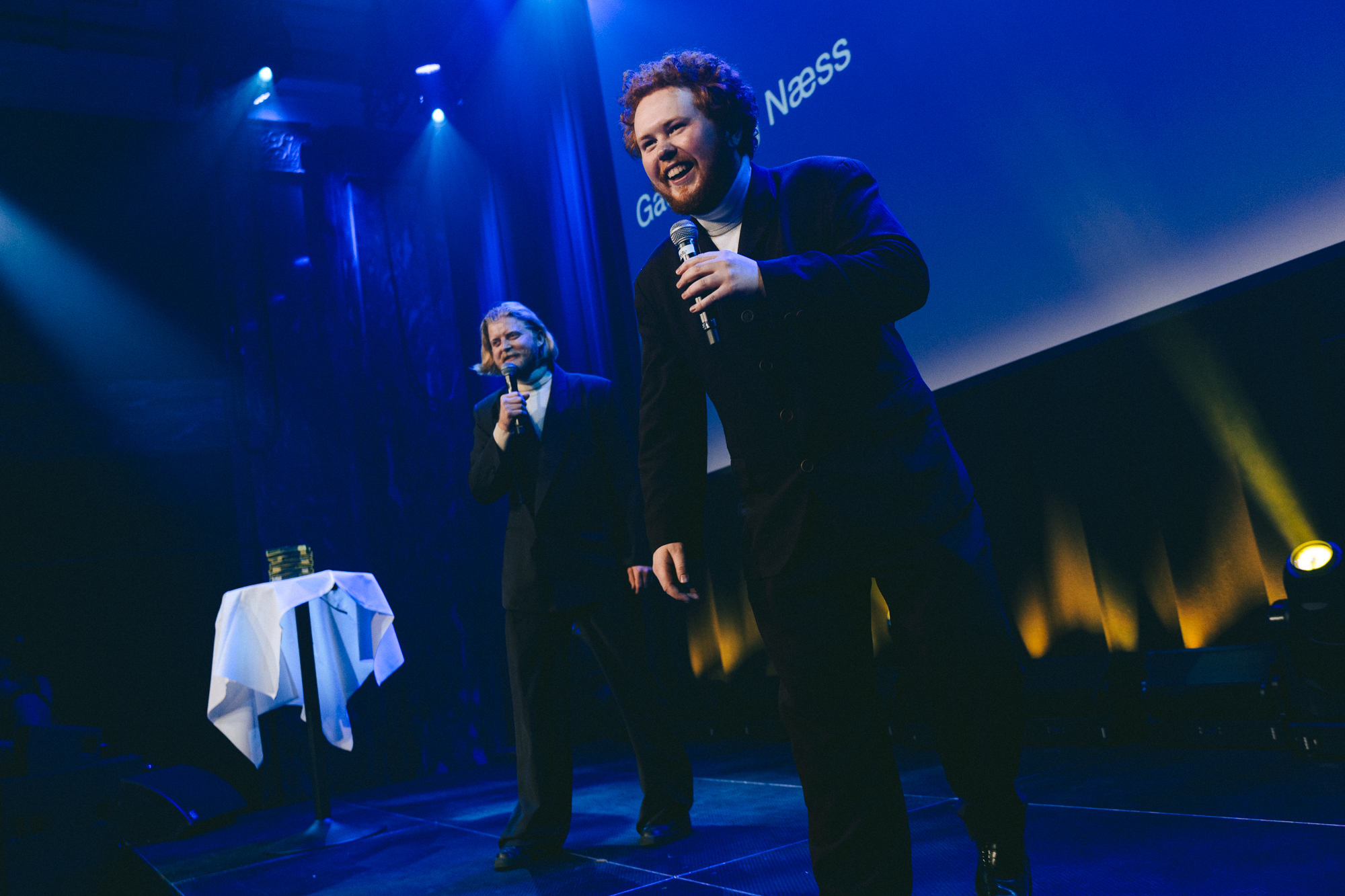 Gaute Berg Næss og Snorre Monsson ledet Subjektprisen 2024 i kjent «Gauteshow»-stil. (Foto: Håkon Grønn Paulsen.)