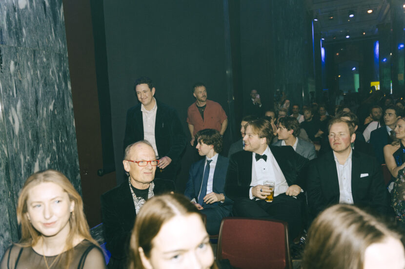 Jørgen Gilbrant og Steinar Suvatne har nettopp fått vite at de står for Årets litteratur 2024. (Foto: Håkon Grønn Paulsen.)