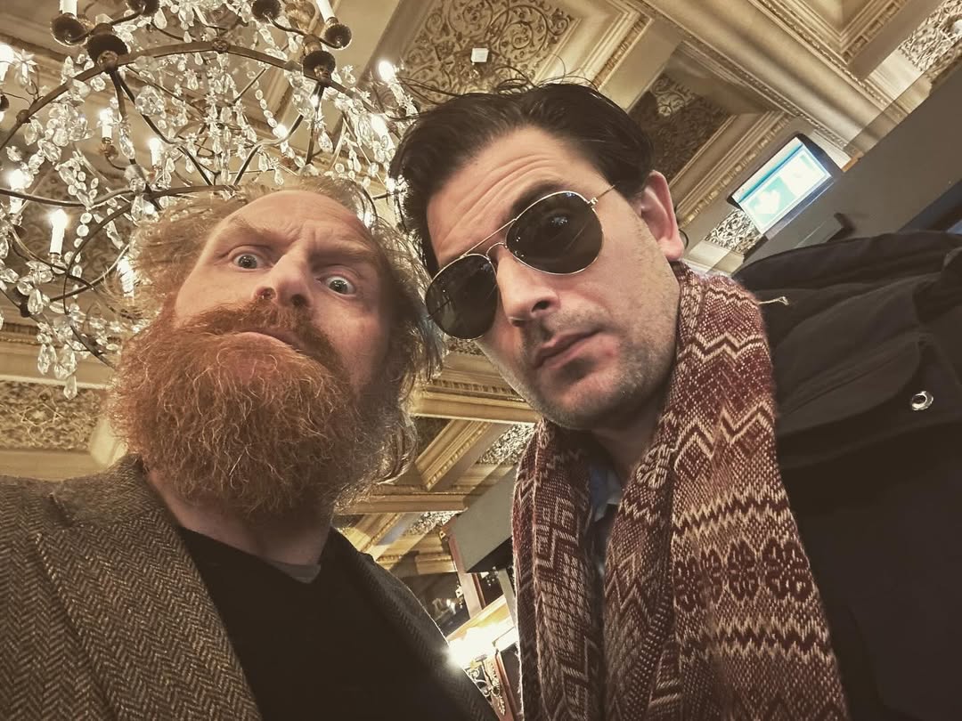 Kristofer Hivju og Luke Elliot gir ut første julelåt sammen. (Foto: Luke Elliot.)