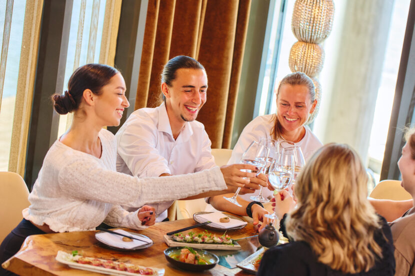 Velg selv klokkeslettet du vil starte, og bli med på en reiserute der hver restaurant byr på sin «skjulte perle». (Foto: Tjuvholmen.no/Selvaag Eiendom.)