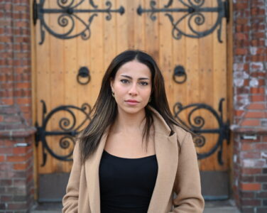 Rania Louhibi har sett seg lei av «gutta»-dominansen på høyresiden. På sikt ønsker hun lederverv i FRP. (Foto: Peter-André Hegg.)