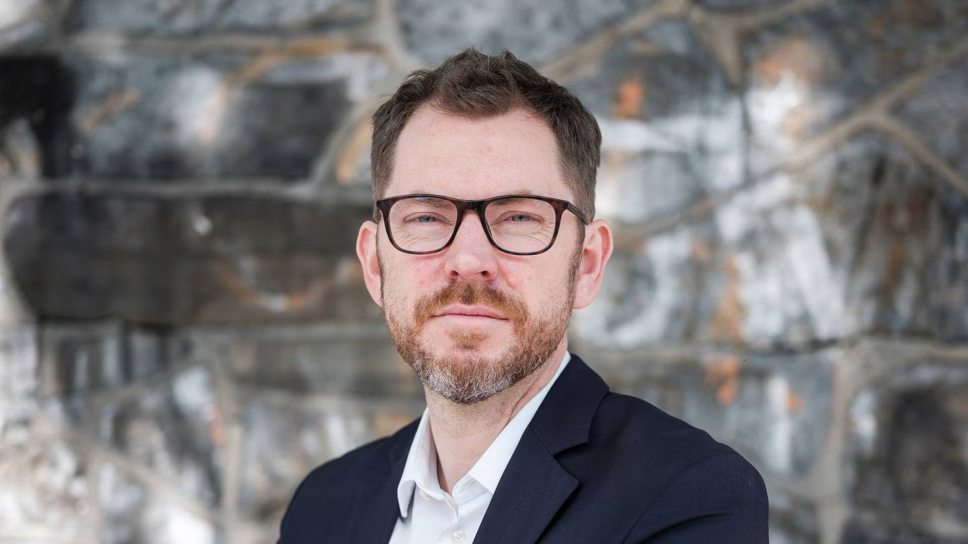 Sjefsredaktør i Vårt Land, Bjørn Kristoffer Bore. Politiker Eivind Trædal. Cecilie Hellestveit jurist og folkerettsekspert.