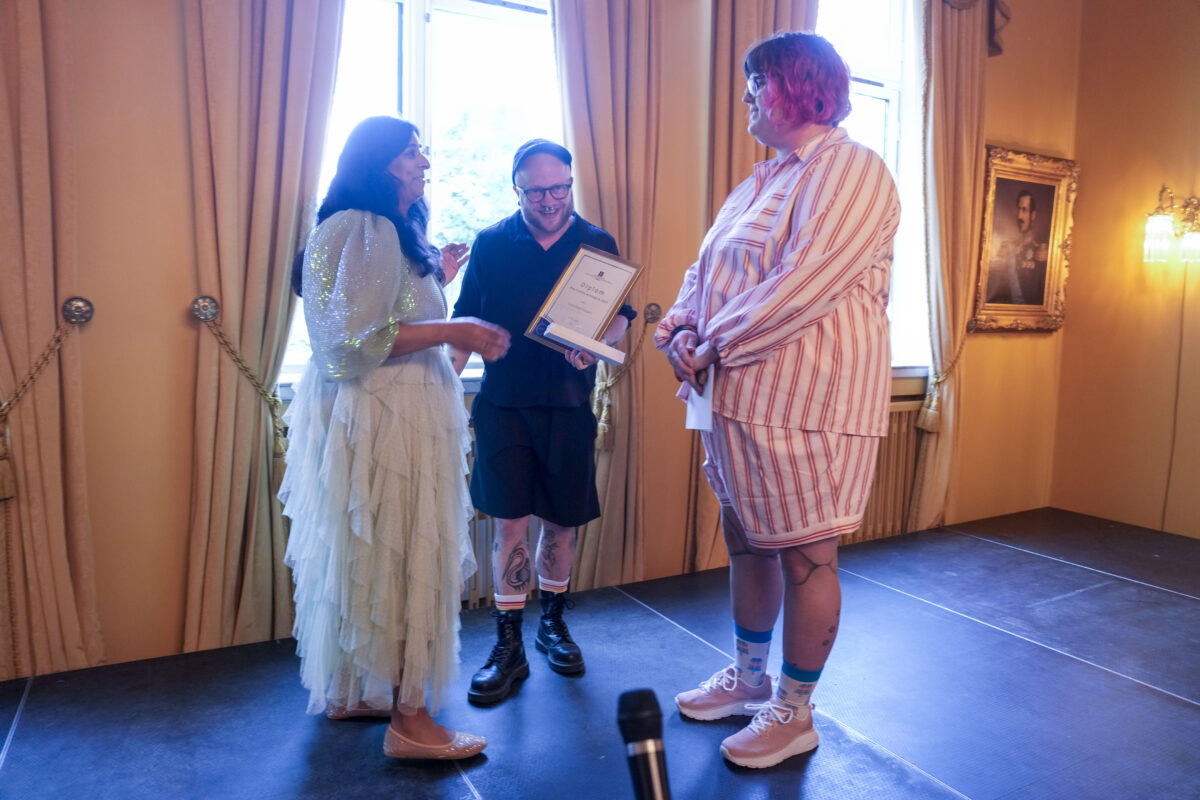 Kim Frieles minnepris Luca Dalen Espseth og Christine Marie Jentoft-Teigland Lubna Jaffery kulturminister Dag Inge Ulstein svar om kjønn og desinformasjon