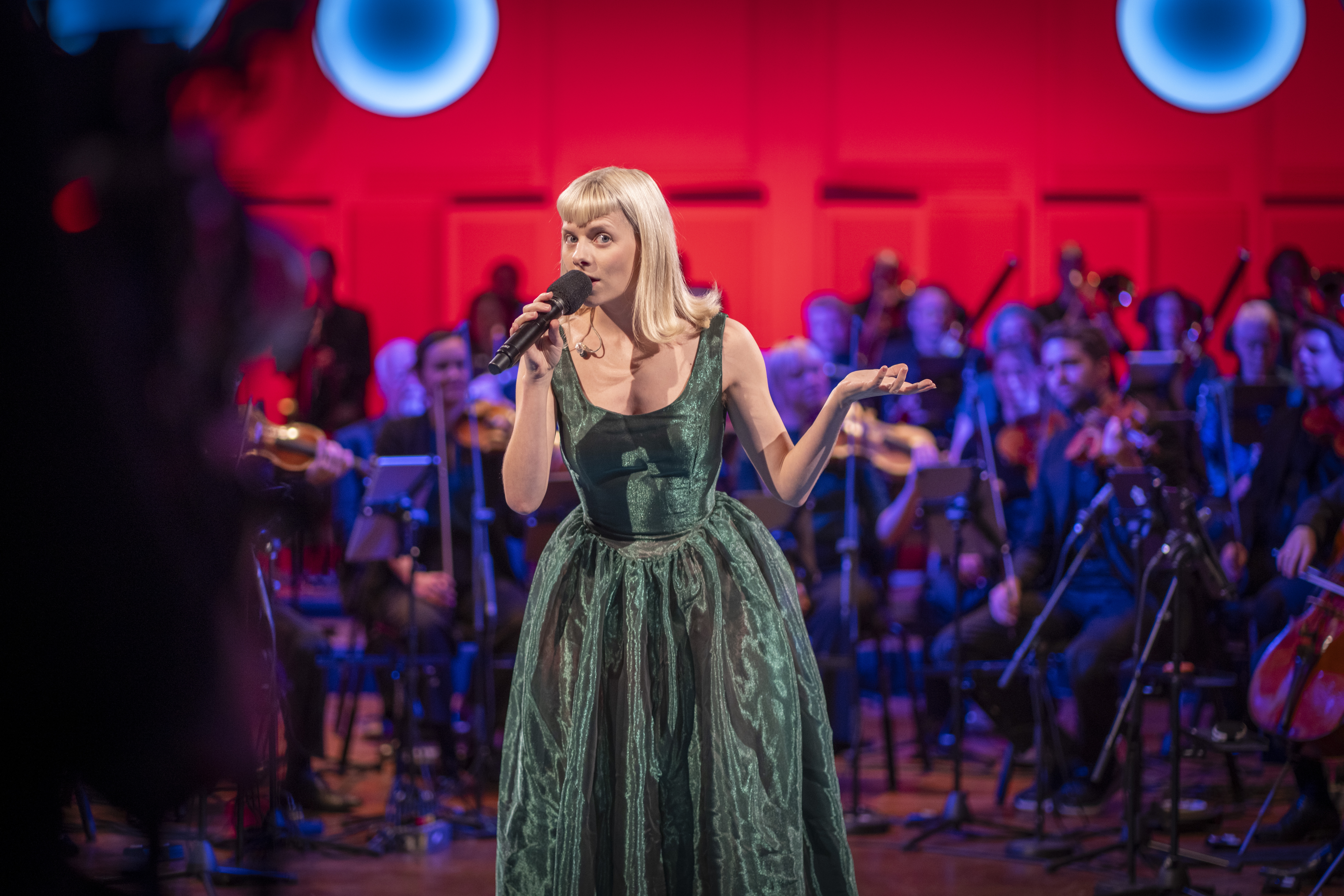 Aurora skal opptre på Extinction Rebellions blokade av oljeraffineriet på Mongstad mandag, opplyser gruppa. (Arkivfoto: Heiko Junge/NTB.)