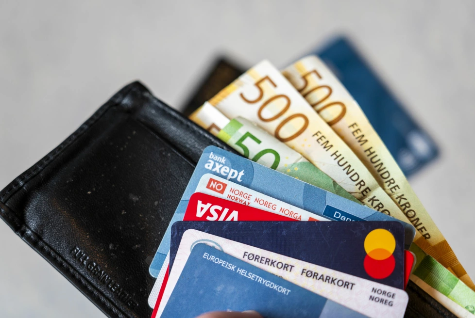 En fysisk lommebok inneholder hverken gjeld eller kulturell kapital. (Foto: Gorm Kallestad/NTB.)