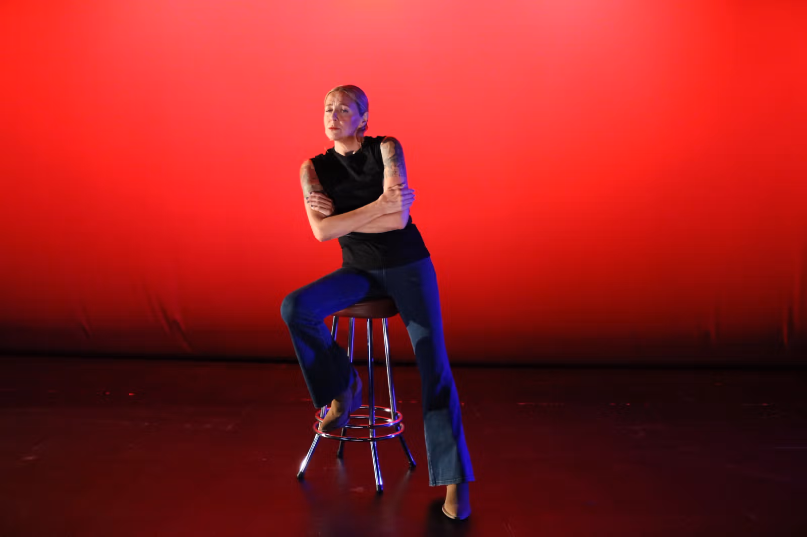 Performance- og scenekunstner Kate Pendry fikk Frilansprisen i 2022. (Foto: Siri Gussiås Nerland/Vega.)