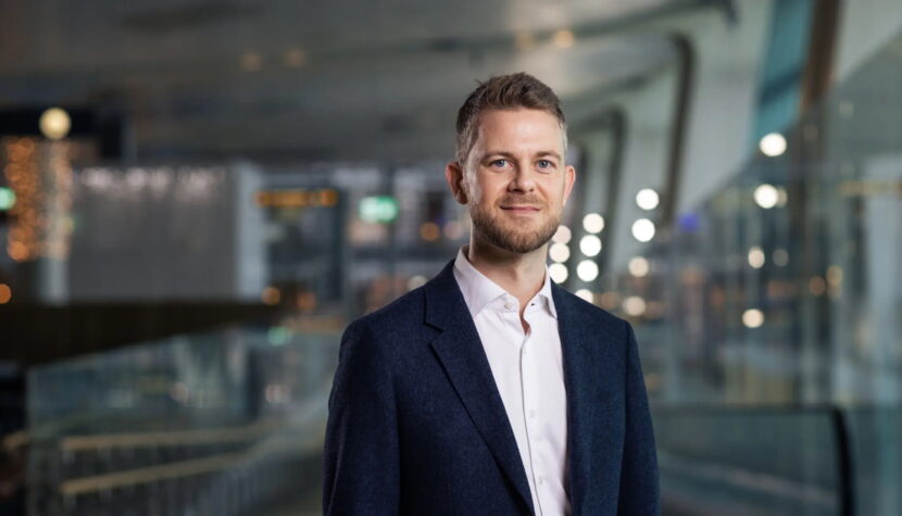 Direktør for kommunikasjon og marked, Harald Nygaard Kvam, melder om rekord. (Foto: Avinor/Catchlight.)