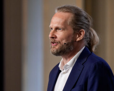 Tidligere RV-leder Aslak Sira Myhre forlater posten som leder av Nasjonalbiblioteket. Nå blir han konserndirektør for kommunikasjon, samfunnskontakt og strategi i energi- og telegiganten Lyse. (Foto: Heiko Junge/NTB.)