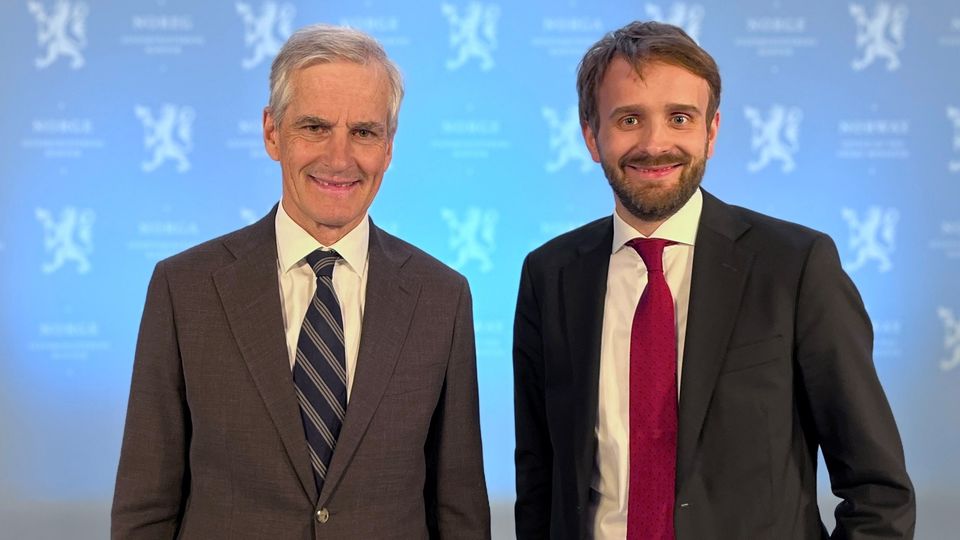 Lovet «gratis ferge» i distriktene, selv om de visste at budsjettet ikke inneholdt det: Statsminister Jonas Gahr Støre og helseminister Jan Christian Vestre (AP). (Foto: Nærings- og fiskeridepartementet.)