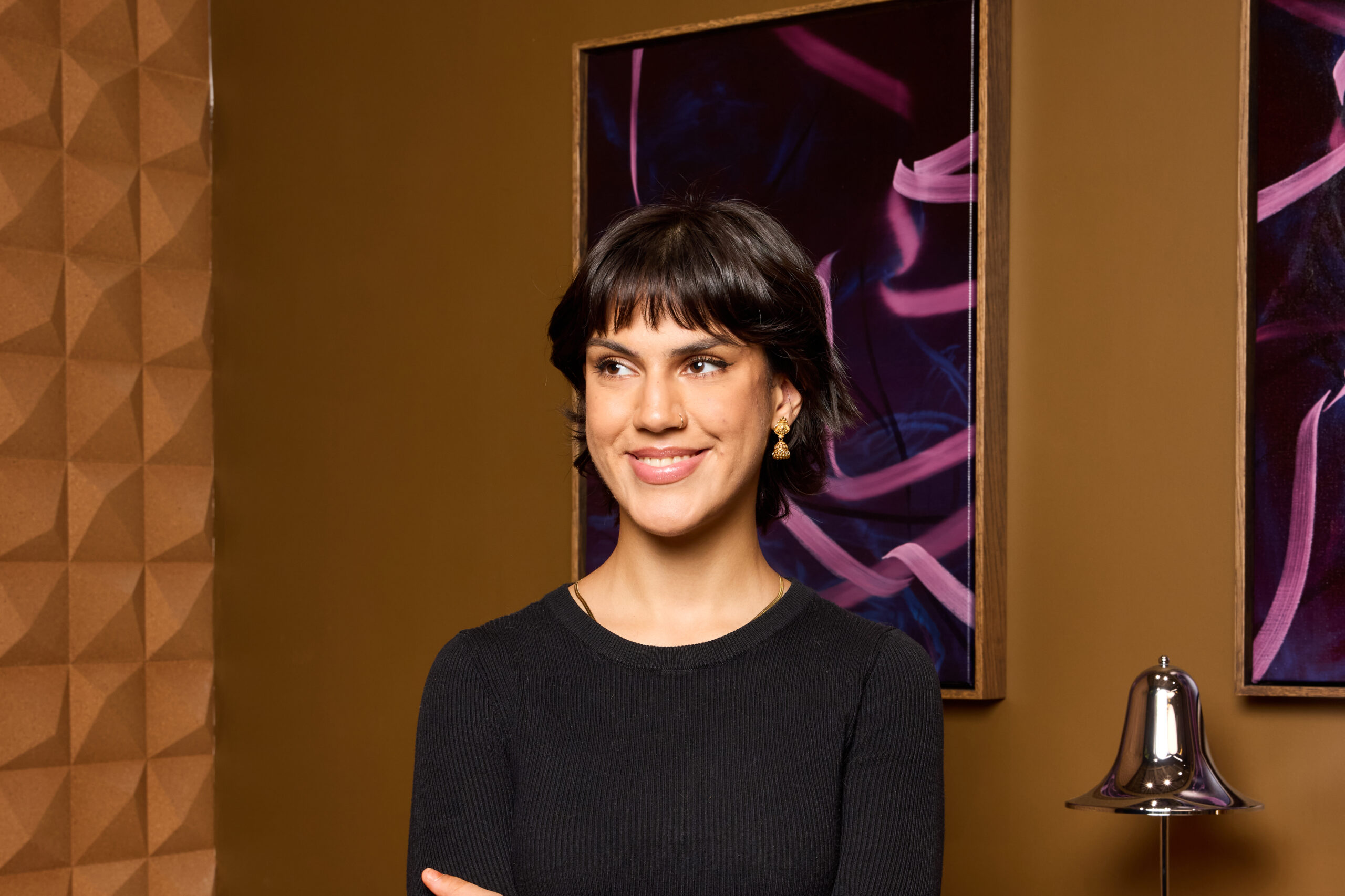 Få uker etter at hun ble presset ut fra vervet som leder i Rød ungdom, begynte Amrit Kaur som spaltist i Subjekt. (Foto: Magnus Gulliksen.)