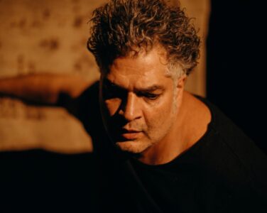 Hooman Sharifis dansekompani, Impure Company, har 7,5 millioner i ubrukte midler. Nå må de redegjøre for planlagt bruk av midlene. (Foto: Tale Hendnes/Dansens hus.)