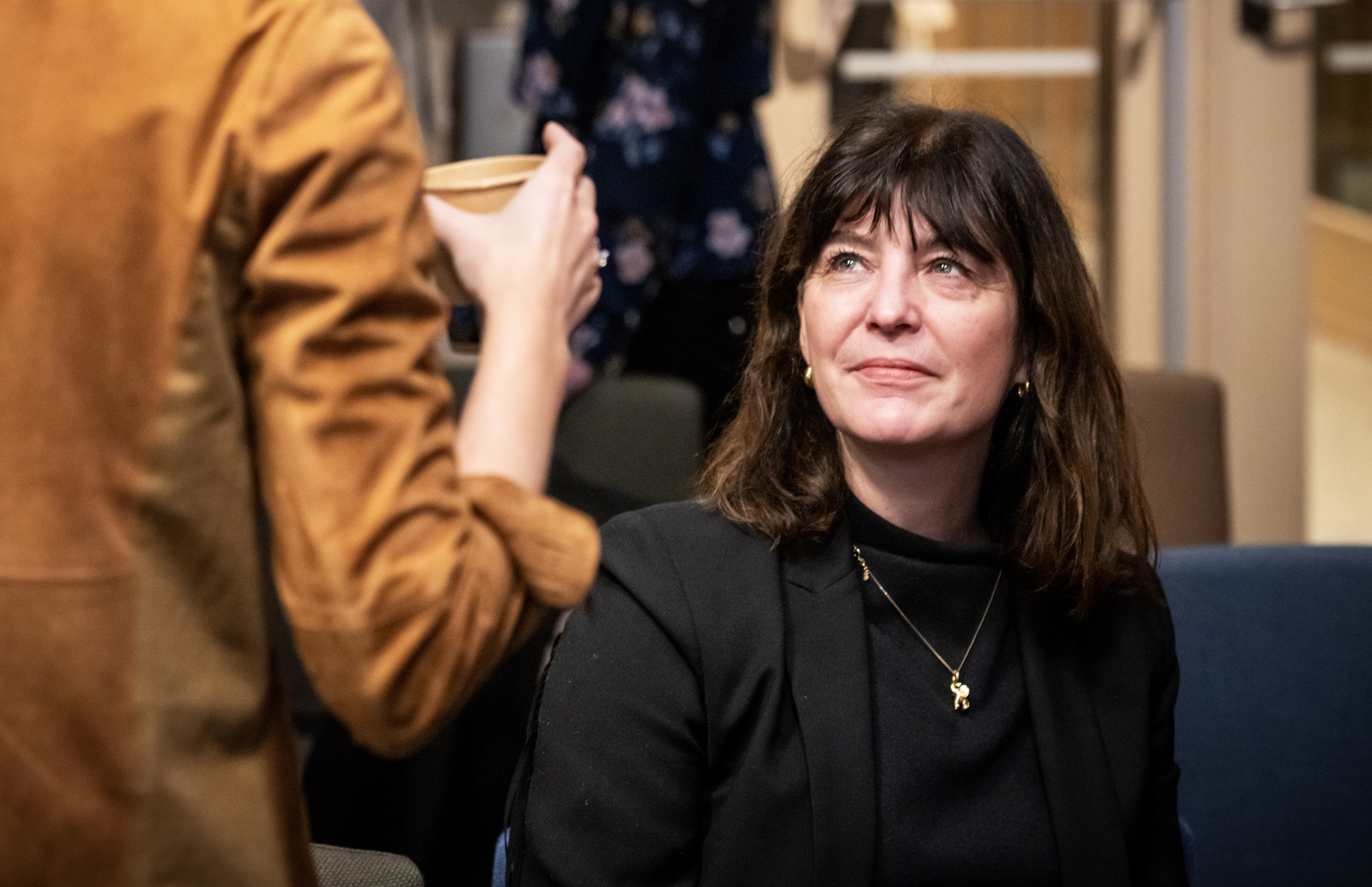 Oslo 20250313. Kildekritikkens dag markeres 13. mars. I Pressens hus ble det arrangert et seminar om temaet torsdag. Kjersti Løken Stavrum blant tilhørerne. (Foto: Ole Berg-Rusten/NTB.)