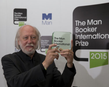 Laszlo Krasznahorkai fra da han vant den internasjonale Bookerprisen i 2015. (Foto: Matt Dunham/AP/NTB.)