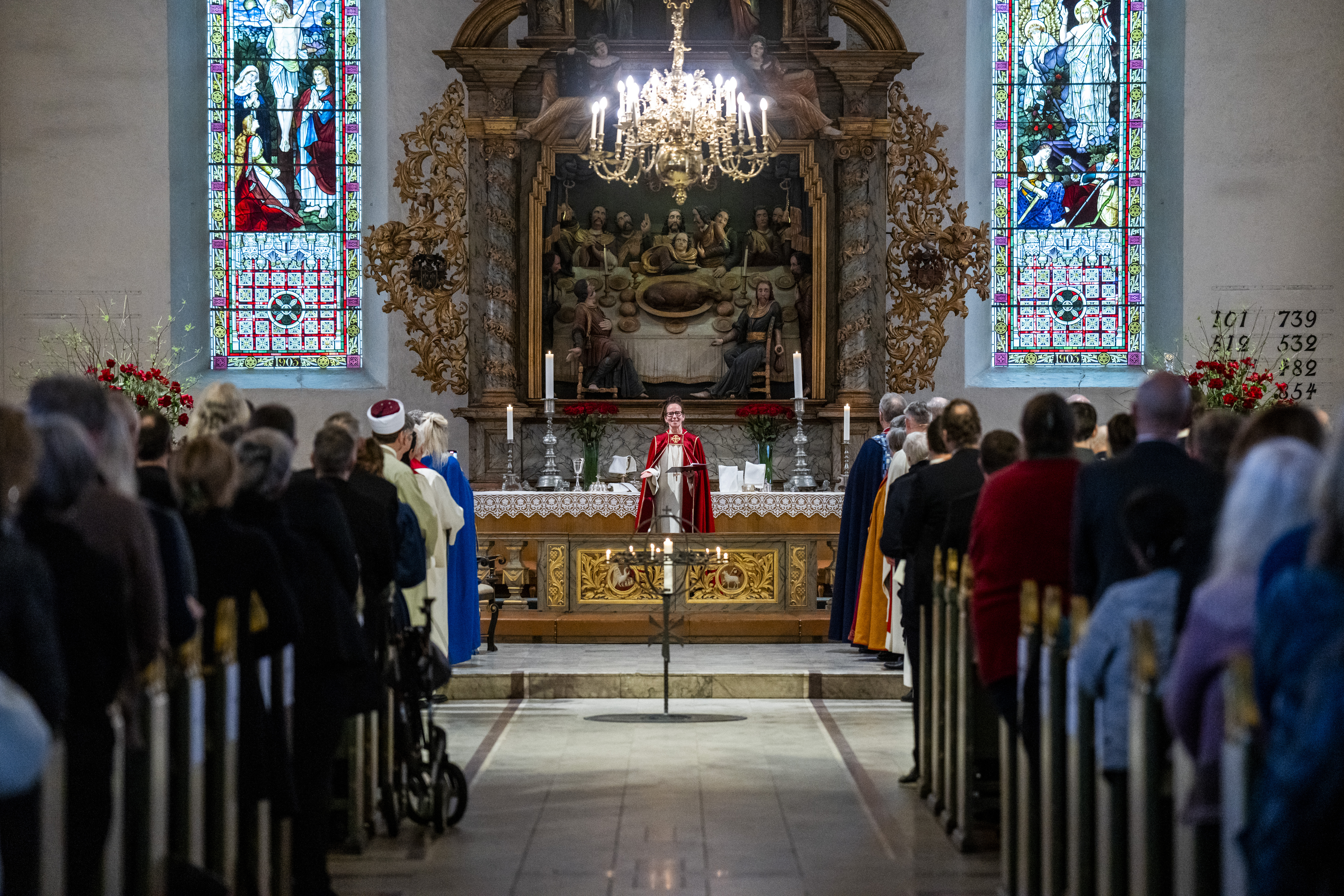 Kristendommen er plutselig populær igjen blant unge. På bildet: Biskop Sunniva Gylver i Oslo domkirke. (Foto: Fredrik Varfjell/NTB.)