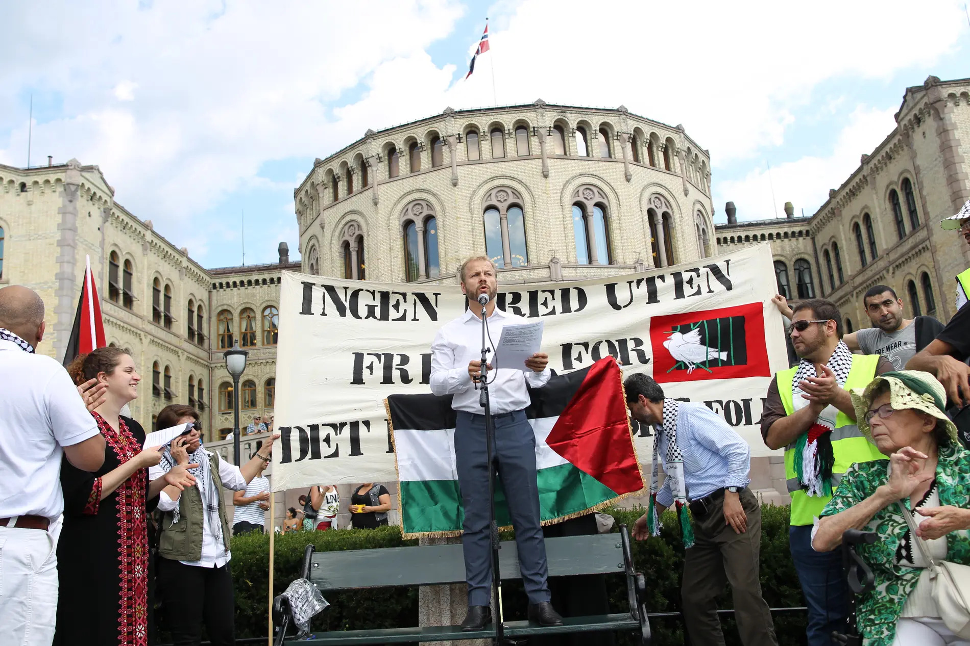 Palestina aktivister pro-palestinske krefter Eidsvolls plass demonstrasjon ytringsfrihet jødene jødiske må vike årsdagen hamas terrorangrep