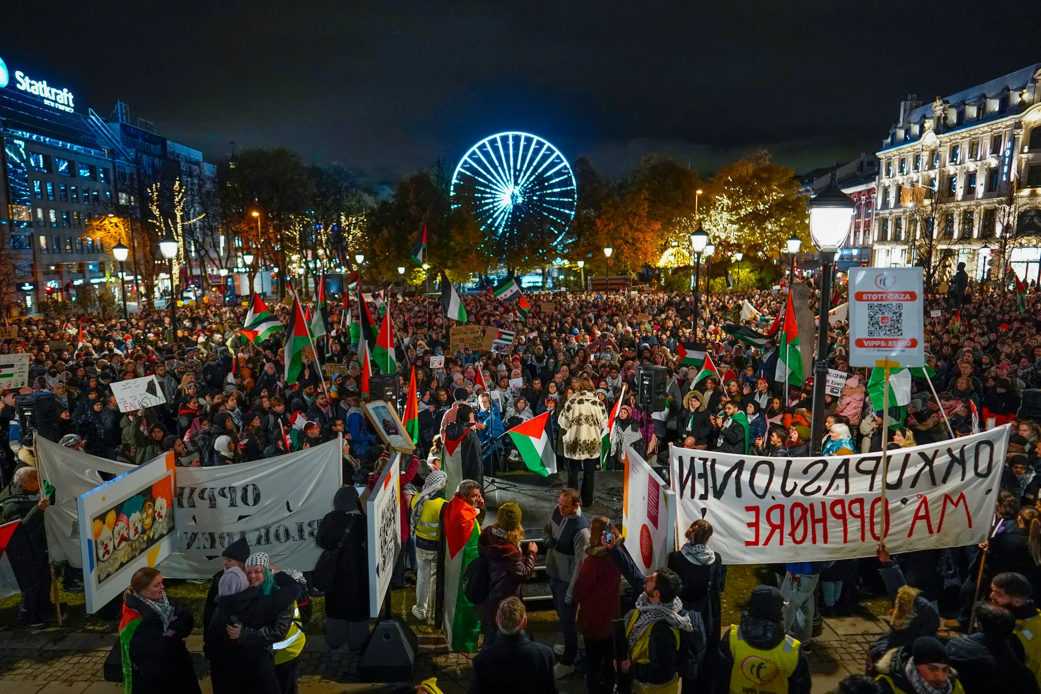 Palestinakomiteen arrangerte demonstrasjon for Palestina utenfor Stortinget i november 2023. (Foto: Heiko Junge/NTB.)