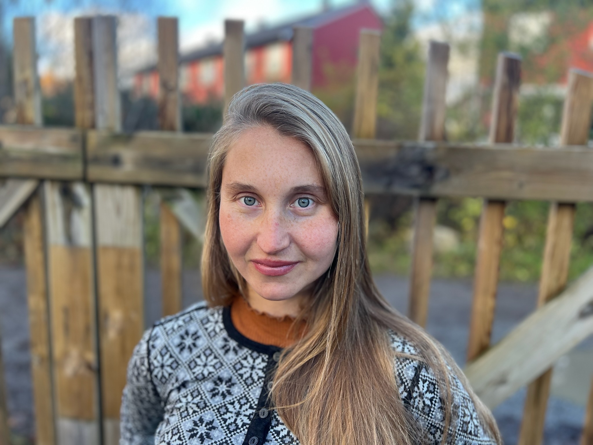 I et ubehagelig møte med høgskolen om hvorvidt helsesykepleierstudent Anna Kathrine Gundersen er skikket, får hun høre at skolehelsetjenesten er «mer radikal på kjønn» enn andre institusjoner, og at hun må tilpasse seg. (Foto: Privat.)