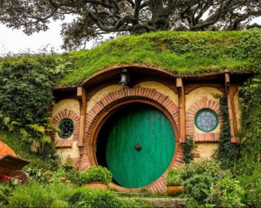 Frister det å flytte inn hit? (Foto: Hobbiton.)