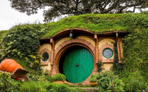 Frister det å flytte inn hit? (Foto: Hobbiton.)