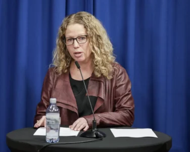 Linda Granlund er Norges divisjonsdirektør for forebygging og folkehelse. På tide å oppføre seg som det, skriver Magnus Vanebo. (Foto: NTB.)