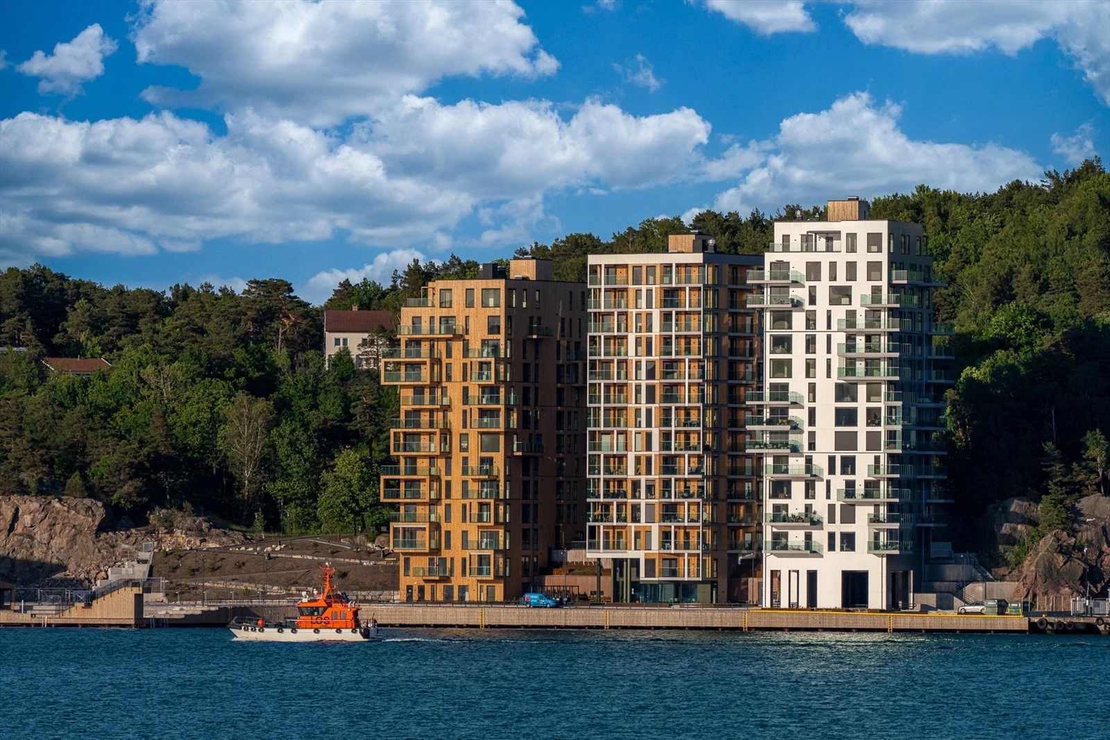 «De tre søstre» i Kristiansand er årets styggeste bygg. (Foto Presse.)