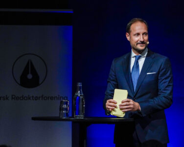 – Jeg håper og tror at vi alle ønsker sannferdighet selv om det kan være ubehagelig, sa kronprins Haakon da han holdt tale på Norsk Redaktørforenings 75-årsjubileum onsdag morgen. (Foto: Ole Berg-Rusten/NTB.)