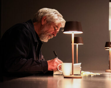 Karl Ove Knausgård er blant forfatterne som har signert brevet. (Arkivfoto: Jan Langhaug/NTB.)