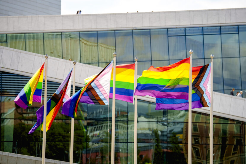 Oslo 20250626. Pride-flagg utenfor Operaen. (Foto: Stian Lysberg Solum/NTB.)